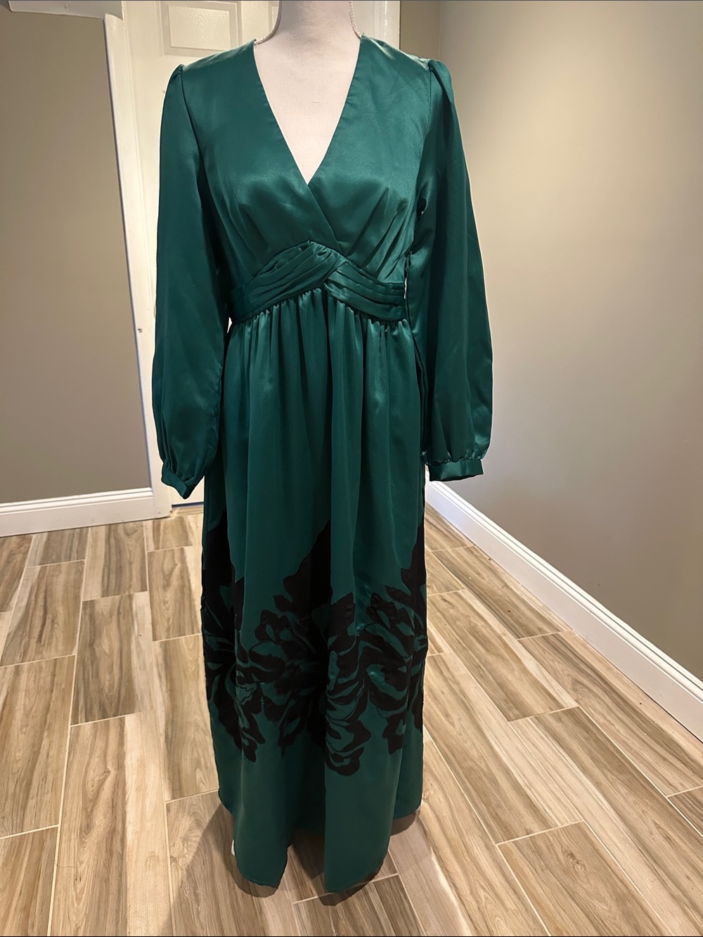 Anthropologie Emerald Green V-Neck Long Sleeve Maxi Dress with Black Appliqué